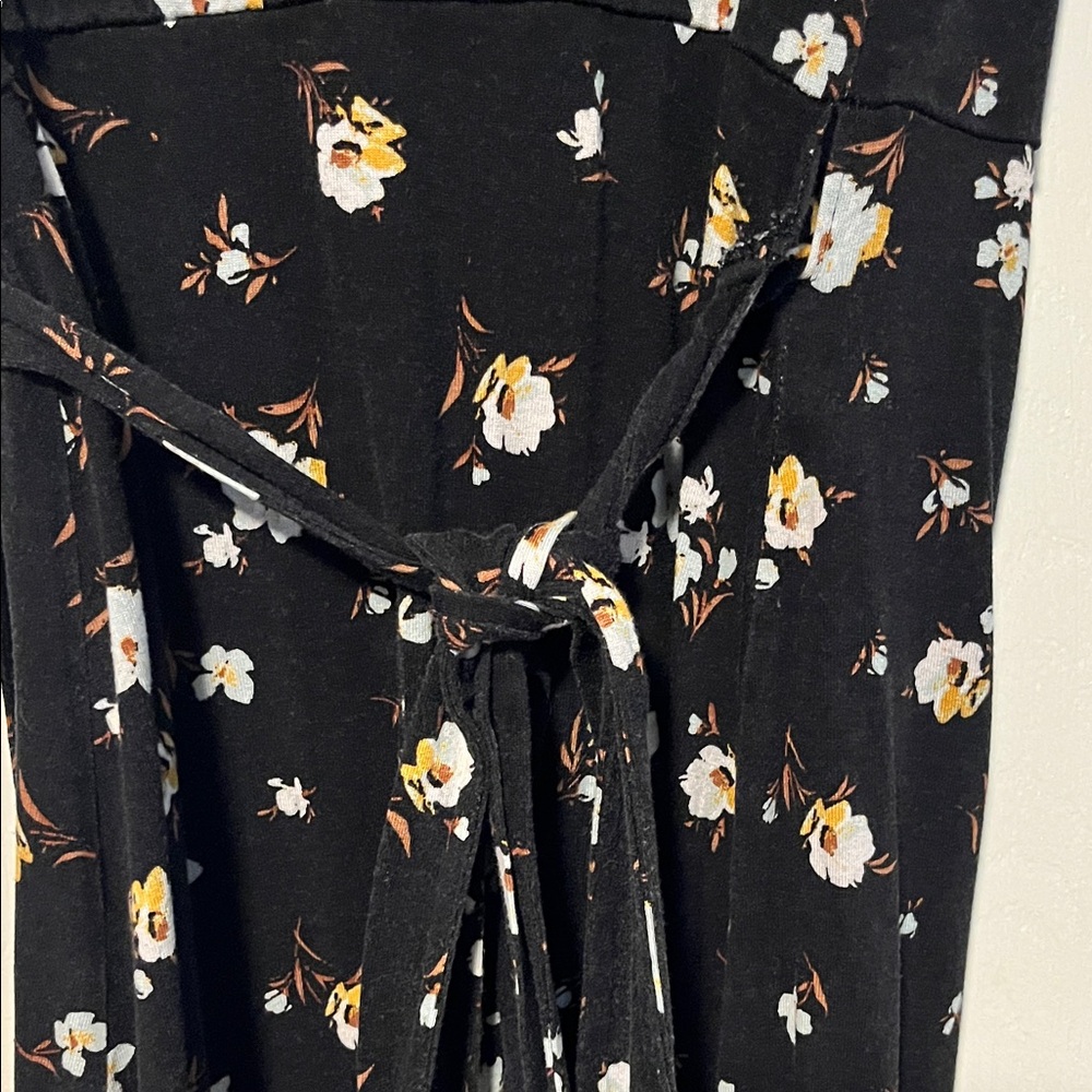 Old Navy Black Floral Wrap-Style Midi Dress - Picture 3 of 6